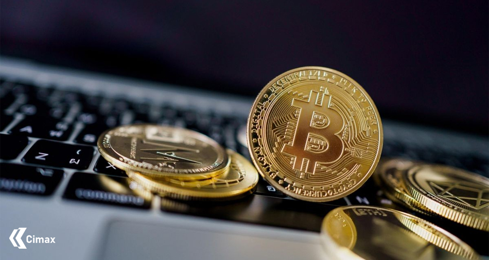داستان شکل‌گیری یک صندوق قابل معامله در بورس ETF بیت‌کوین در آمریکا، نه یک اتفاق ناگهانی، بلکه نتیجه بیش از یک دهه تلاش مداوم و گاه ناامیدکننده از سوی فعالان صنعت رمزارز و سرمایه‌گذاران بوده است. نخستین تلاش‌ها برای ایجاد چنین ابزاری به سال ۲۰۱۳ بازمی‌گردد