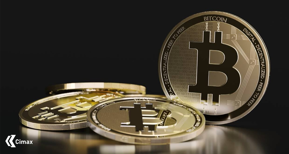 پیش از تأیید نهایی صندوق‌های قابل معامله در بورس ETF بیت‌کوین، دو تحول کلیدی، مسیر را برای پذیرش آن‌ها هموار کرد: نخست، راه‌اندازی بازارهای مشتقه قانونی مانند معاملات آتی بیت‌کوین در بورس‌هایی همچون CME Group در سال ۲۰۱۷ و سپس تأیید ETF بیت‌کوین توسط SEC در سال ۲۰۲۱، که به SEC ابزارهای نظارتی بیشتری برای رصد قیمت‌ها داد.